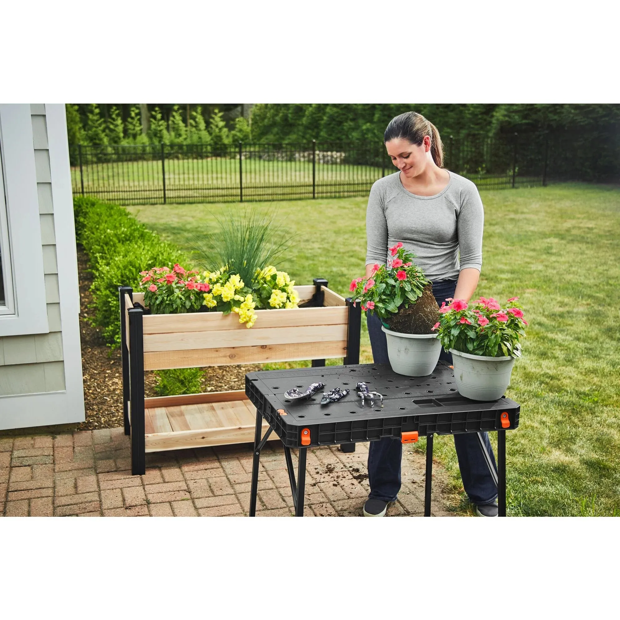BLACK DECKER Foldable Workbench, (BDST11552)